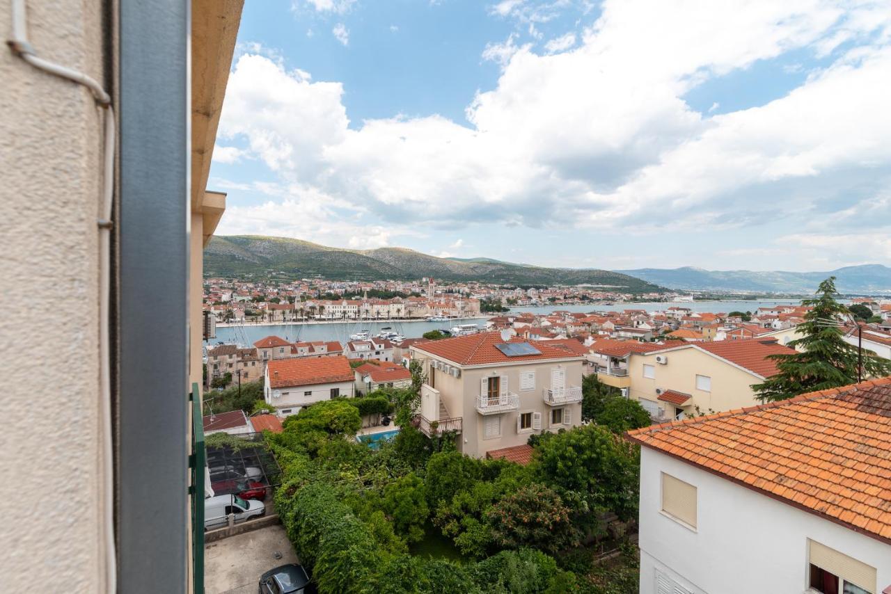 Апартаменты Apartman Dildo Трогир Экстерьер фото