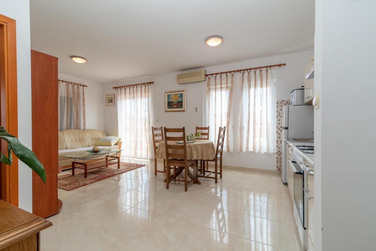 Апартаменты Apartman Dildo Трогир Экстерьер фото