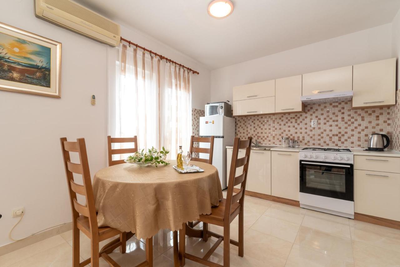 Апартаменты Apartman Dildo Трогир Экстерьер фото