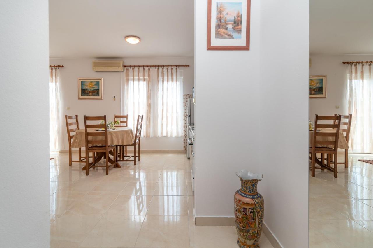 Апартаменты Apartman Dildo Трогир Экстерьер фото